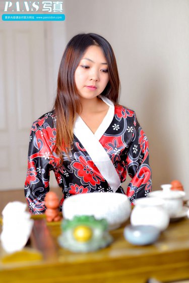 女生输了给对方玩一个月
